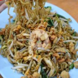 Mie Pangsit Goreng Special