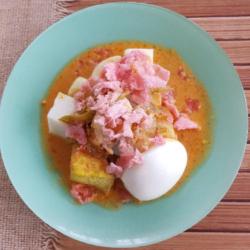 Lontong  Sayur Telur Tahu