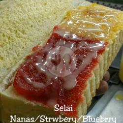 Selai Kombinasi (strawberry, Blueberry, Srikaya,nanas)