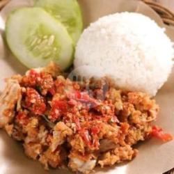 Nasi Ayam Geprex   Teh Es