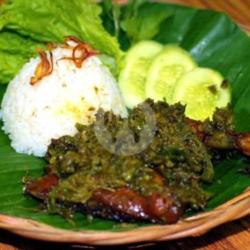 Nasi Lalapan Ayam Kampung Goreng Sambal Ijo