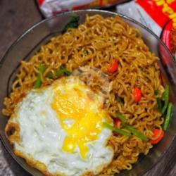 Indomie Telor Kuah / Goreng