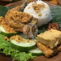 Paket Lengkap Ayam Goreng Kremes