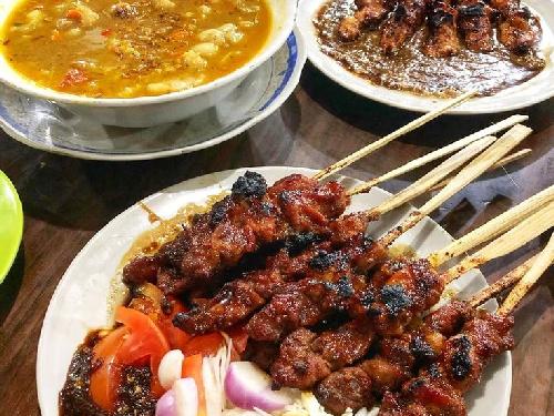 Sate Gule Kambing & Sate Ayam Mbah Lurah, Pertokoan Pasar Desa Sukorejo