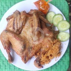 Ayam Goreng Pejantan Utuh