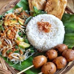 Nasi Pecel  Sate Telur Puyuh  Peyek