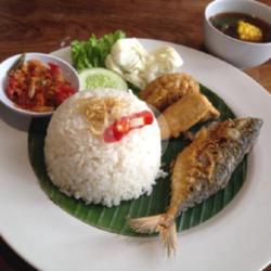 Lalapan Ikan Asin