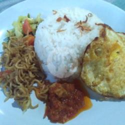 Nasi Campur Telor