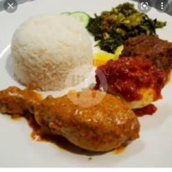 Nasi Padang Pariaman  Ayam Gulai Telur Balado