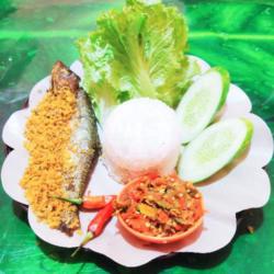 Nasi   Bandeng Kremes