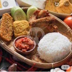 Paket Ayam Goreng Tahu Tempe   Nasi Sambel Lalap