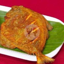 Ikan Bawal Laut Goreng Kering