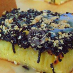 Martabak Manis Coklat Kacang