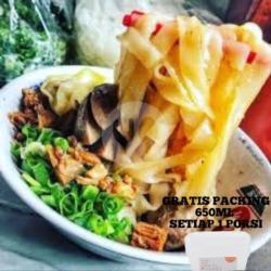 Mie Ayam Kwetiau Komplit - Gratis Packing 650ml