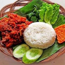 Paket Nasi Ayam Tempe Geprek Llap Sambal Setan Es Teh Manis