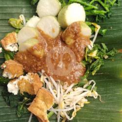 Pecal Lontong Sayur