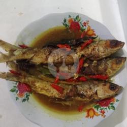 Ikan Bandeng Utuh Bumbu Kuning