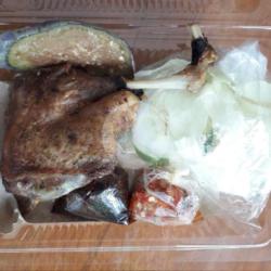 Bebek Bumbu Hitam