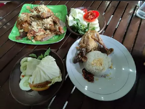 Ayam Goreng Kampung Asli Mbah Mus