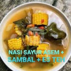 Nasi   Sayur Asem   Sambal   Gorengan   Es Teh