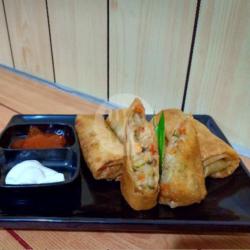 Springroll Ayam Mozarella