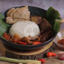 Paket Nasi Gudeg Bacem Komplit   Ayam Opor