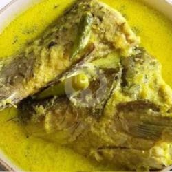 Nasi Ikan Emas Gulai Komplit