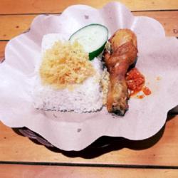 Nasi Uduk Ayam Kremes