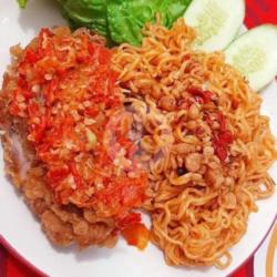 Mie Ayam Geprek   Free Es Teh