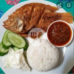 Nasi Nila Goreng Penyet  Es Teh