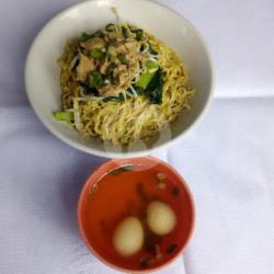 Bakmi / Bihun / Kwetiau / Mie Lebar, Ayam, Telur Puyuh