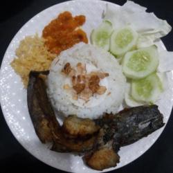 Nasi Lele Filet Goreng Kremes Telor/gorengan