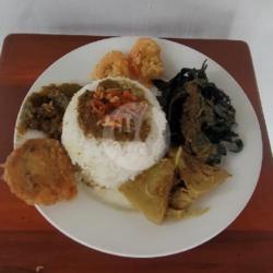 Nasi Padang Perkedel