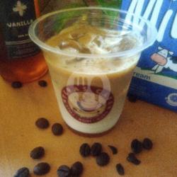 Vanilla Coffee Latte (ice) Gelas