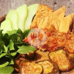 Penyet Tahu Tempe Terong