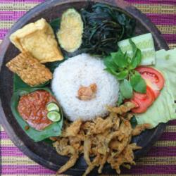 Nasi Ikan Wader Komplit