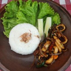 Nasi Oseng Cumi Pedas