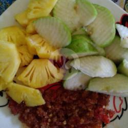 Rujak Colek Jambu Nanas