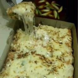 Martabak Telor Istimewa Ayam, Keju Mozarella