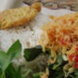 Nasi Urap Telor  Dadar     Peyek     Tahu  Tempe