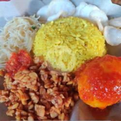 Nasi Kuning Telur Bulat Sambal