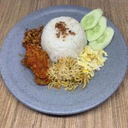 Nasi Uduk Ayam Rica