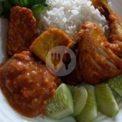 Pecel Ayam Kremes Cabe Uleg