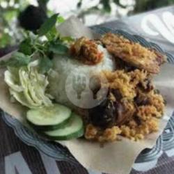 Nasi   Ati Ampela Ayam Goreng Kremes