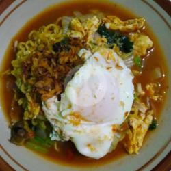 Mie Rebus Plus Telor Ayam