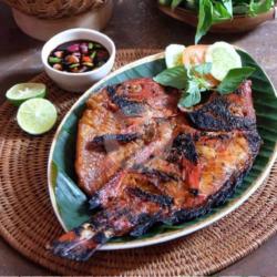 Ikan Nila Bakar /ikan Nila Masak Saus Padang