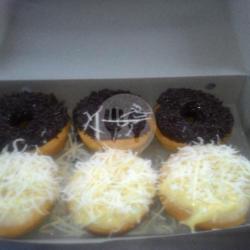 Spesial Donat Topping Coklat Keju