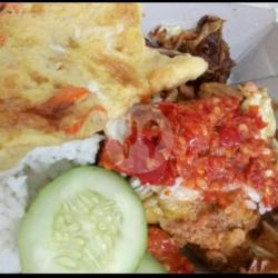 Nasi Ayam Geprek Plus Telor Dadar