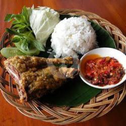 Nasi   Bebek Goreng   Sambal Super   Lalapan