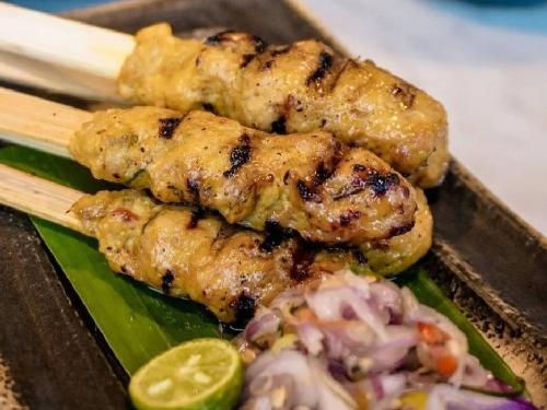 Nasi Sate Lilit Ayam & Sate Tusuk Ayam Gus Rah, Pasar Tunjung Soputan